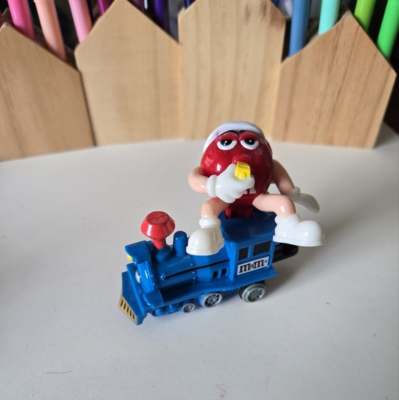 M&M Train Christmas Set 2005 5pc Collectible Plastic Gift Holiday Red Green Mars - Picture 3 of 15